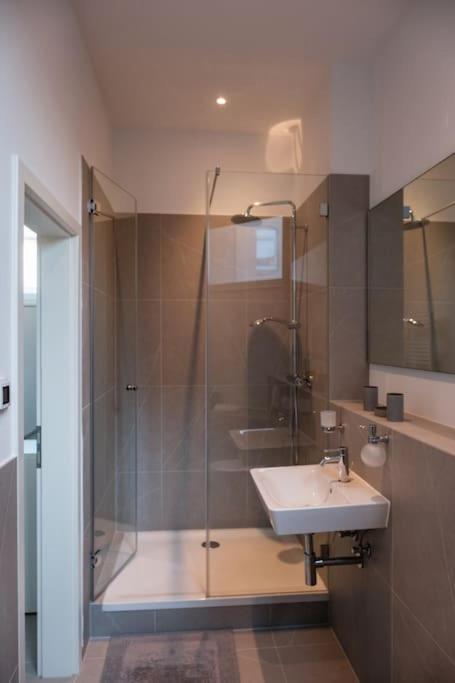 Refugium Mit Stil I Naehe Hbf Und Innenstadt Apartment